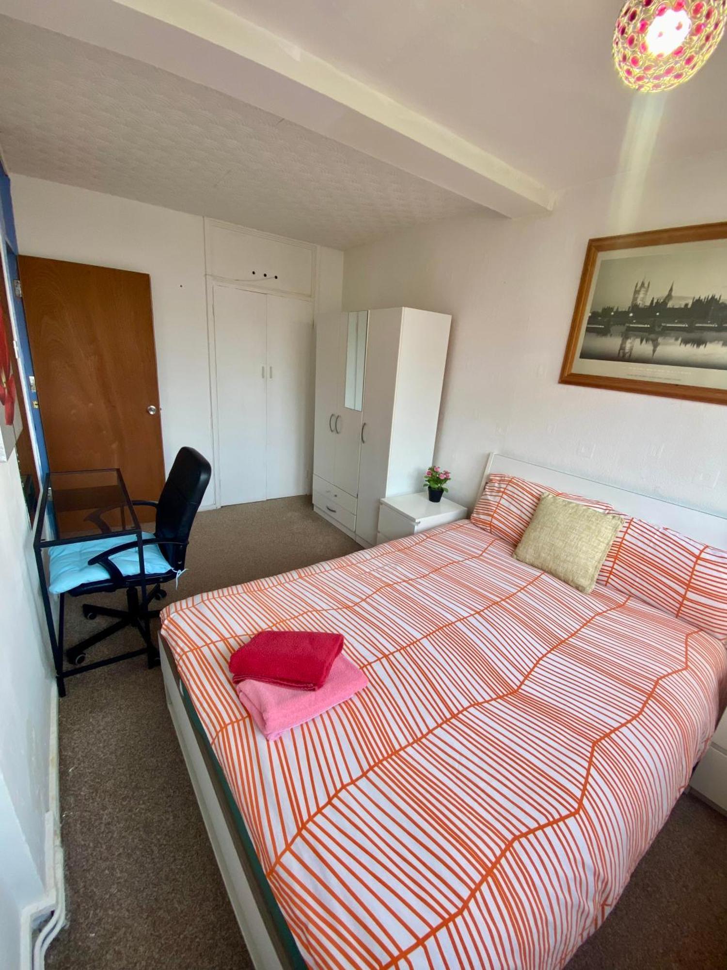 Cosy 3 Bed Apt, Old Truman Brewery! Brick Lane, London, E1 Dış mekan fotoğraf