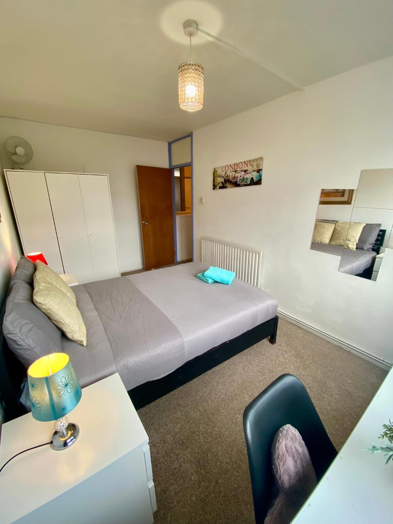 Cosy 3 Bed Apt, Old Truman Brewery! Brick Lane, London, E1 Dış mekan fotoğraf